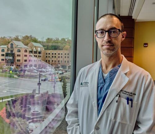 Dr. Hoeprich in Cancer Center