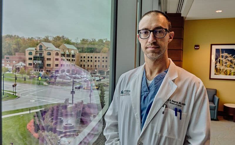 Dr. Hoeprich in Cancer Center