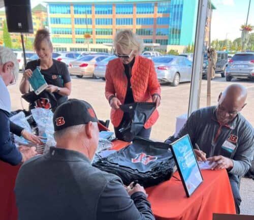 Cincinnati Bengals legends pack care packages at Kettering Health Cancer Center