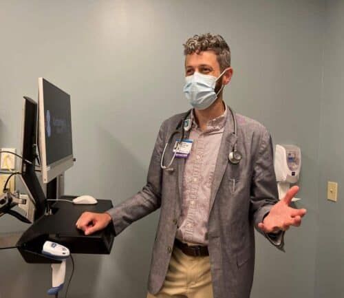 Doctor explaining asthma symptoms