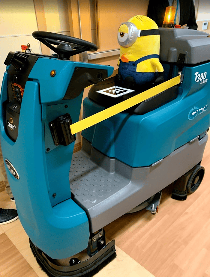 Autonomous cleaning machines at KH Main Campus