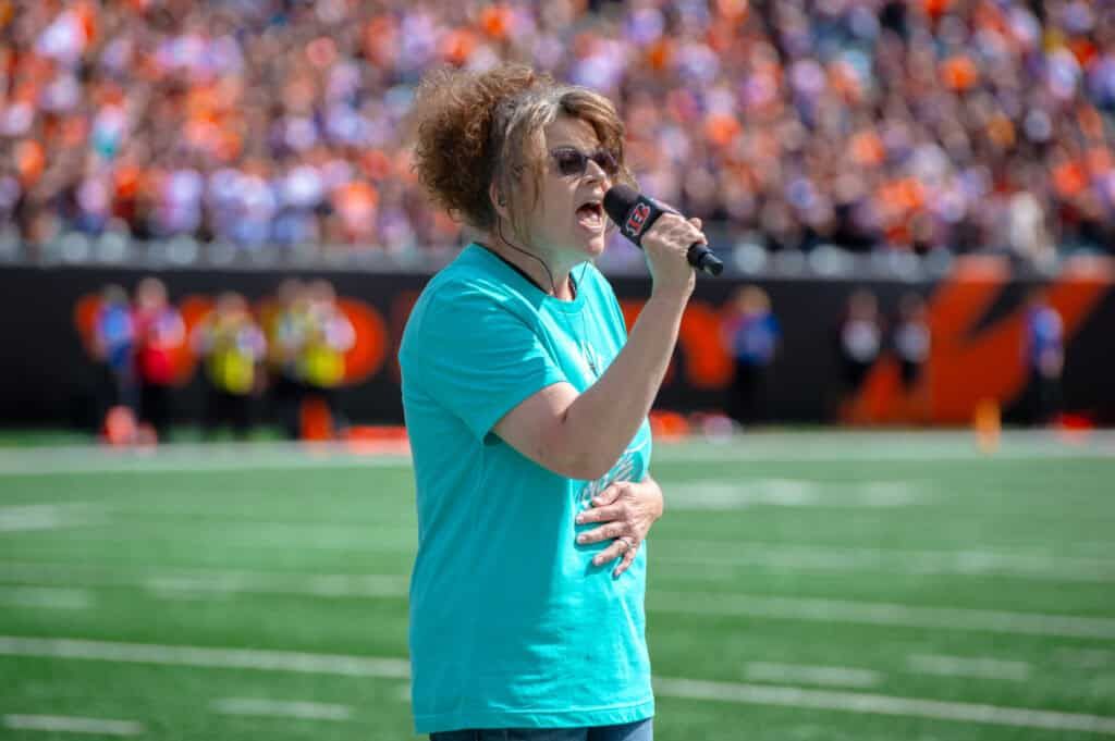 Kendra Wilson sings national anthem at Bengals Crucial Catch game